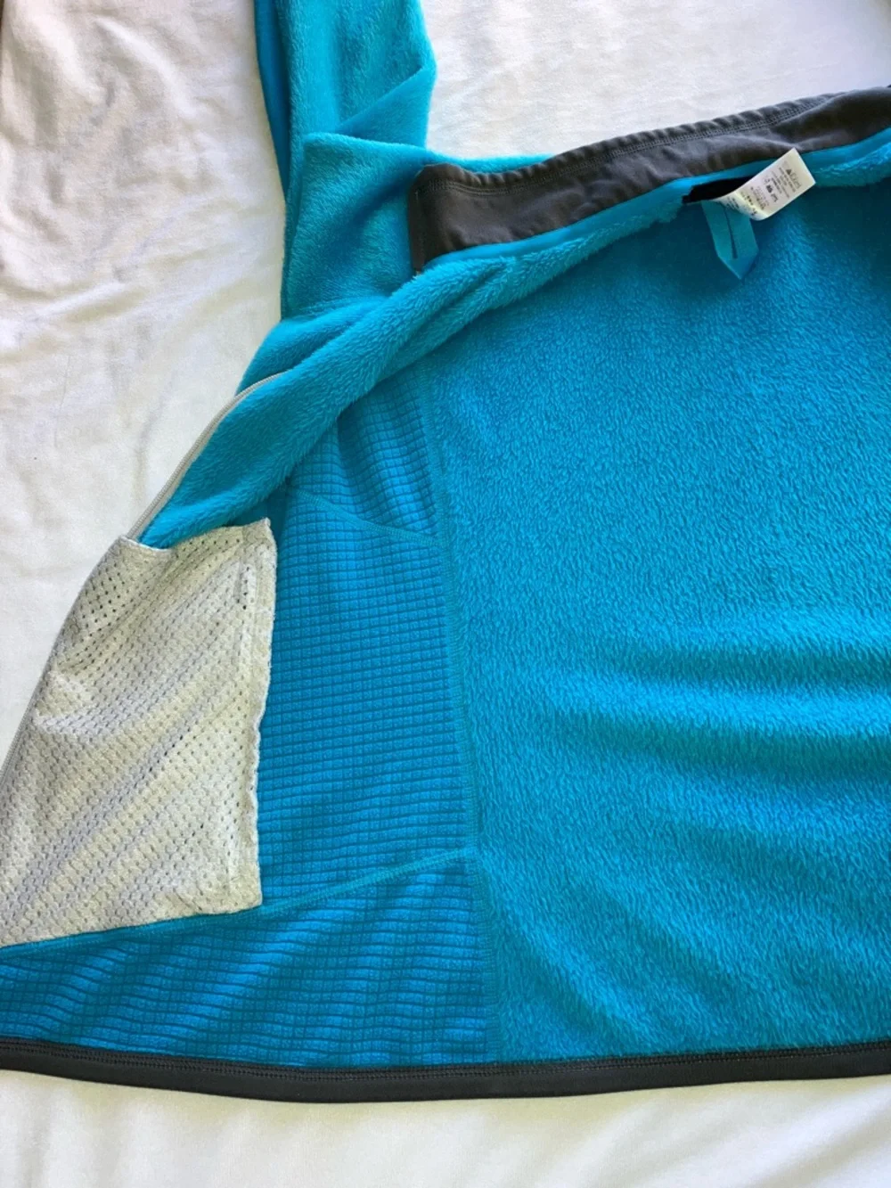 Patagonia R2 Jacket - Picture 13 of 15